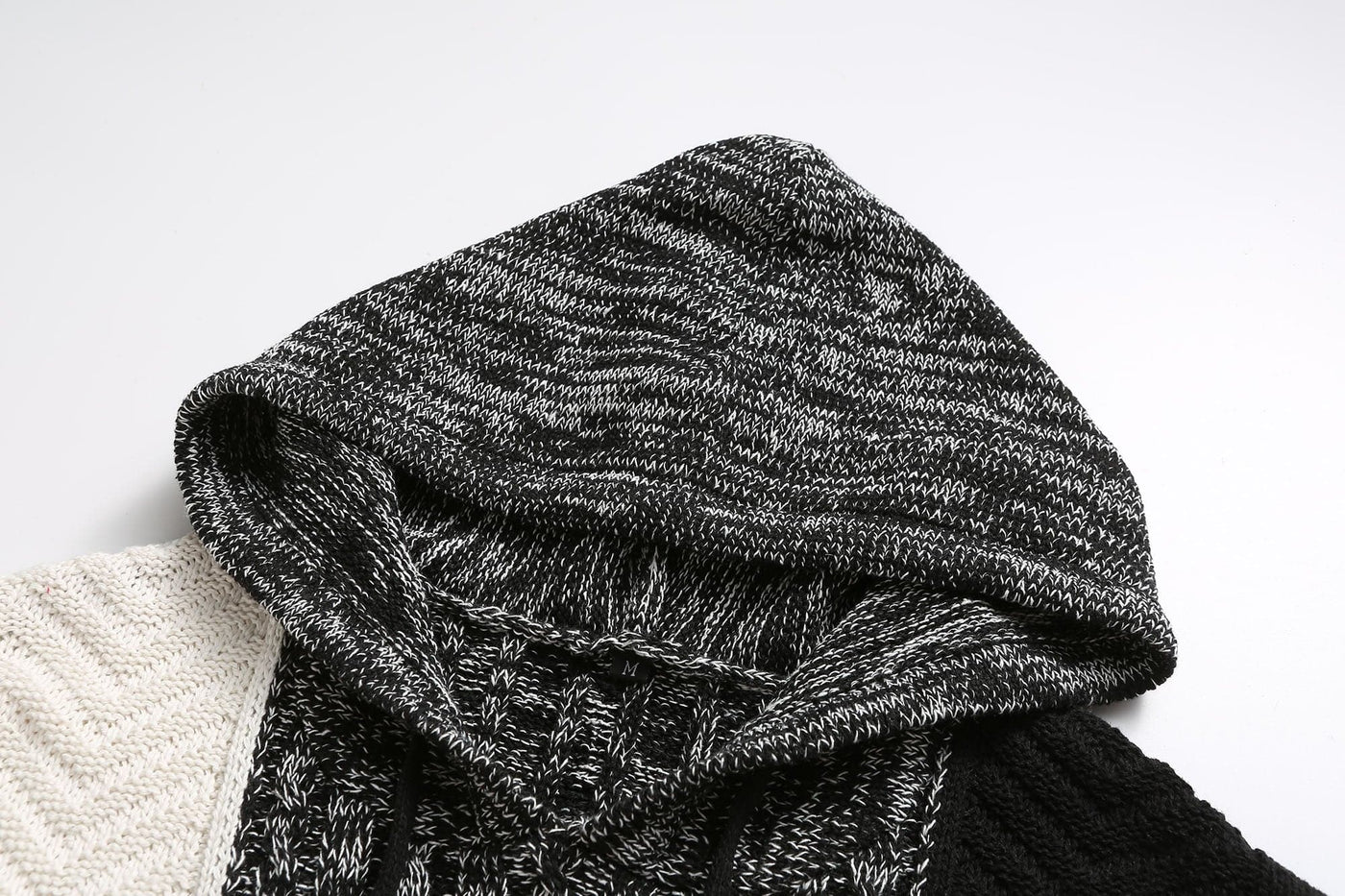 Klassischer Pullover mit Kapuze für Herren