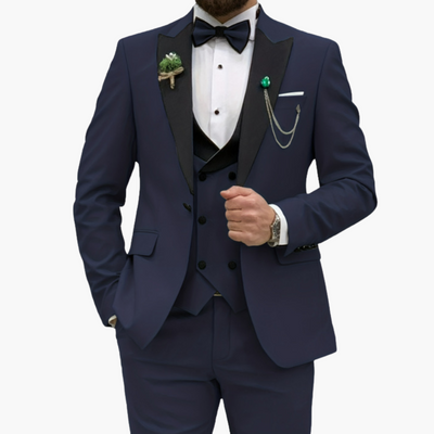 Herren Anzug dreiteilig mit Slim Fit und Kontrastrevers