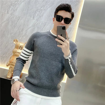 Einfacher stilvoller langer Winterpullover für Männer