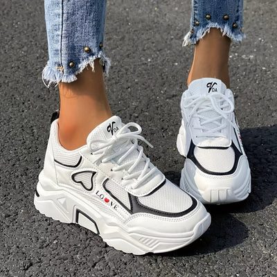 Schicke Turnschuhe für Damen