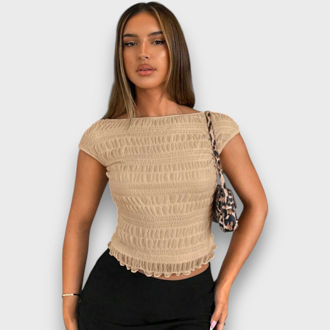 Solena – Strukturiertes Top mit verspieltem Charme