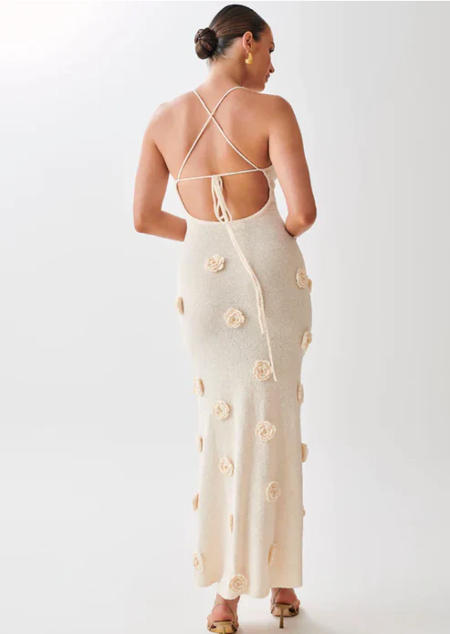 Maxikleid mit Spaghettiträgern und 3D-Blumenapplikationen für Damen