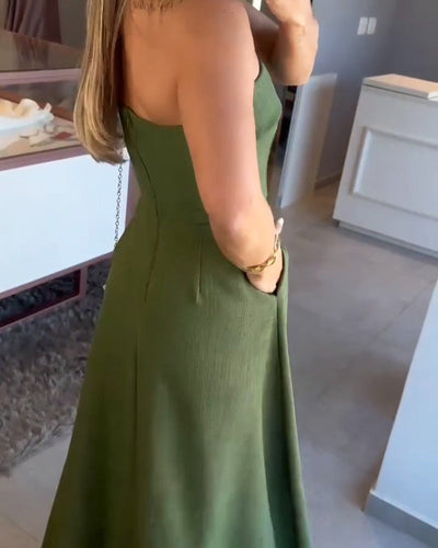 Jean – Elegantes Neckholder-Midikleid mit femininer Silhouette