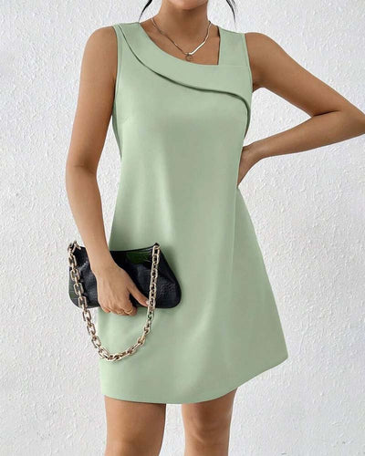 Kleid mit schrägem Kragen ohne Ärmel elegant