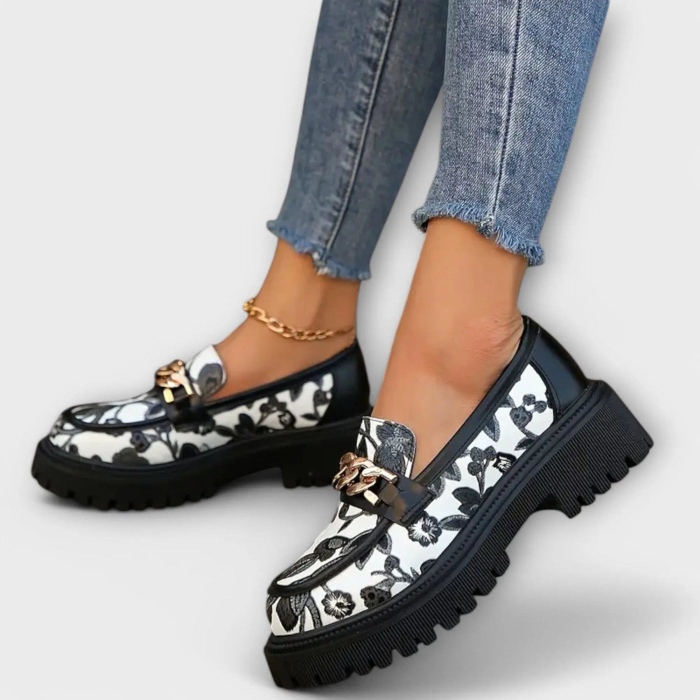 Sandra – Retro-Mokassins mit floraler Note