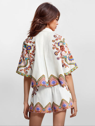 Zwei Stück Boho-Blumen-Set – Hemdkleid und Shorts in passenden Designs