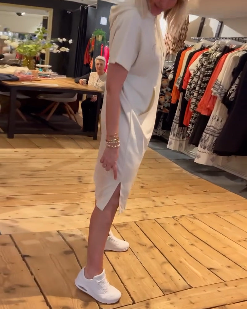 Kleid mit sportlichem Buchstabendruck