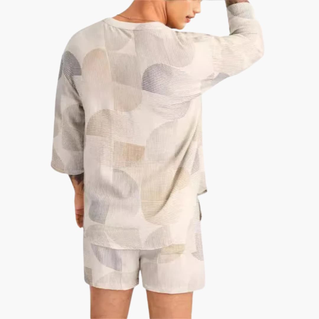 Herren Sommer Set mit Spitzenausschnitt und kurzen Hosen