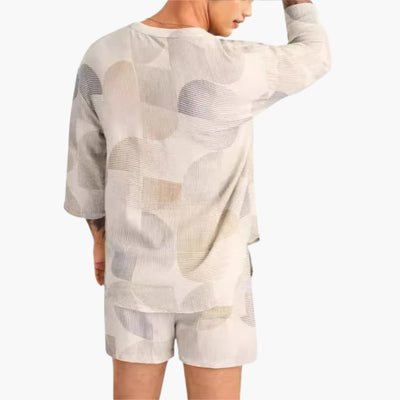 Herren Sommer Set mit Spitzenausschnitt und kurzen Hosen