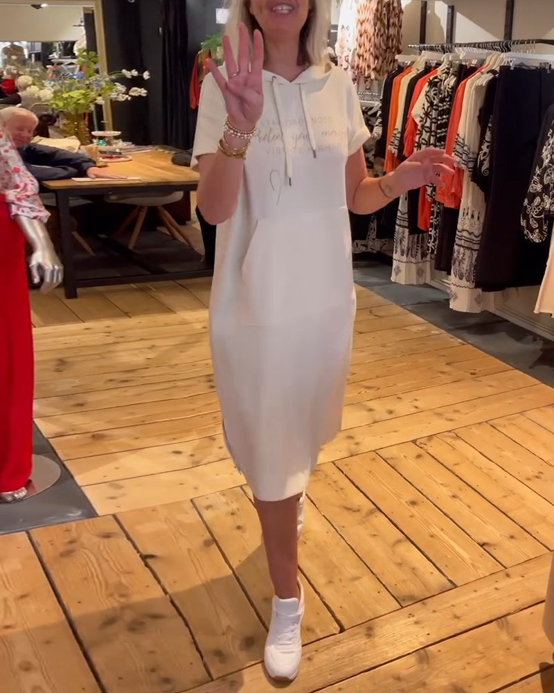 Kleid mit sportlichem Buchstabendruck