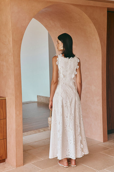 Loreina – Maxikleid Mit Gesticktem Blumenbesatz