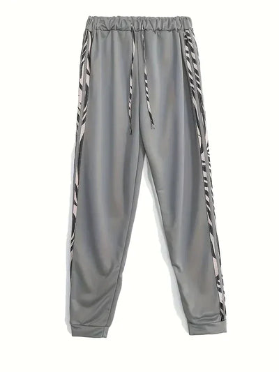 Kapuzenpulli und Hosen-Set für Frauen