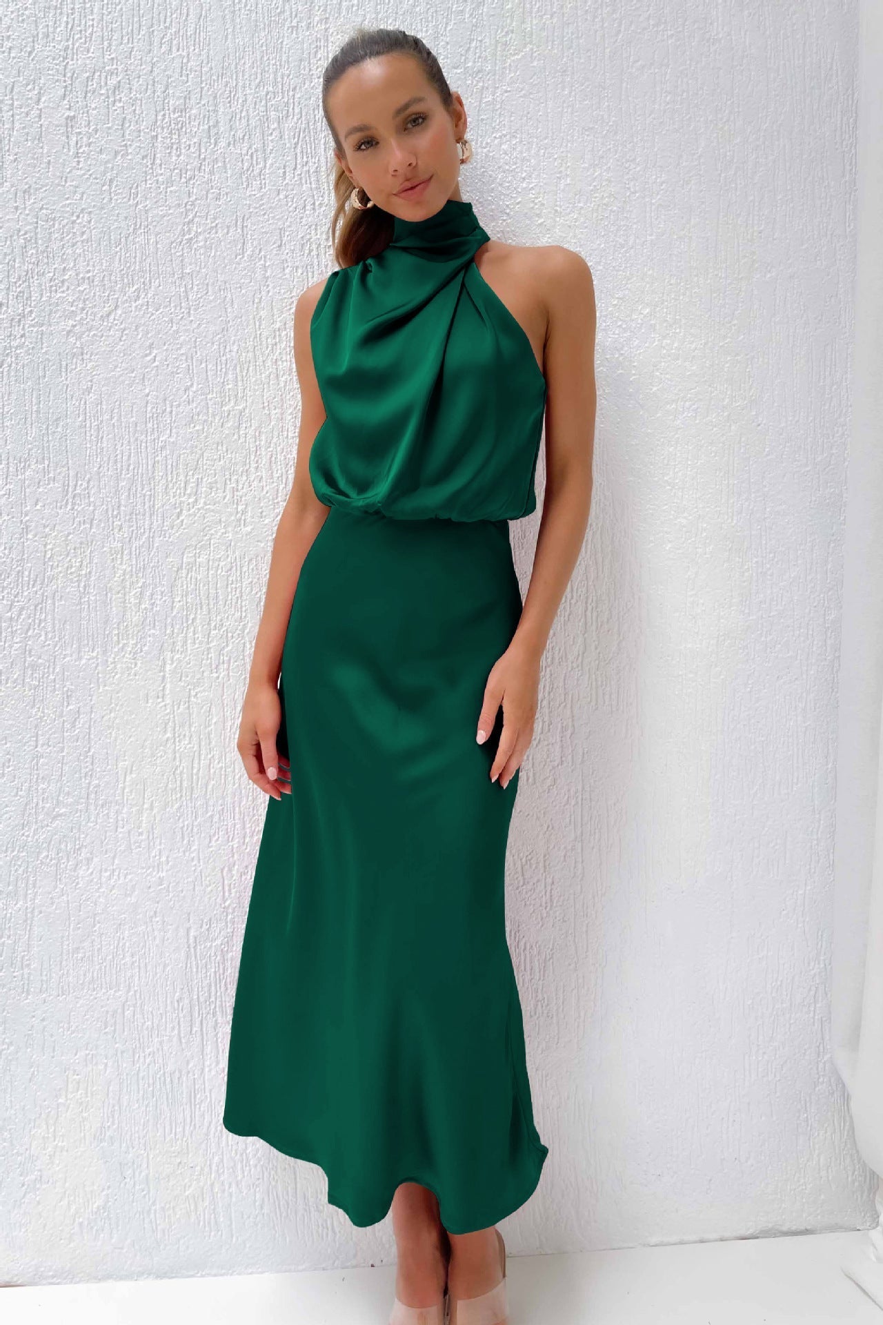 Carlina | Langes Satin-Kleid mit Halsband