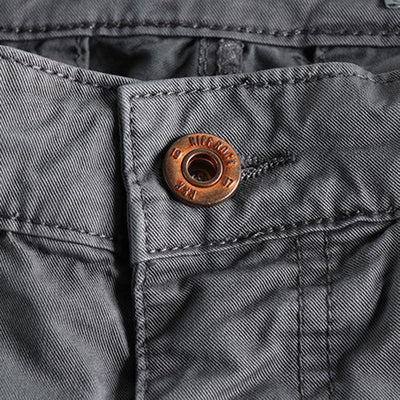 Herren Shorts aus leichter Sommerware mit Taschen und Knopfverschluss