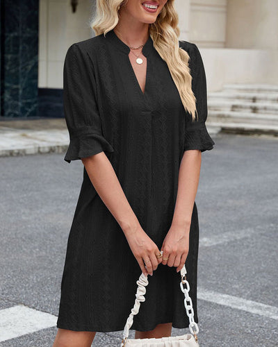 Kleid Einfarbig mit V-Ausschnitt