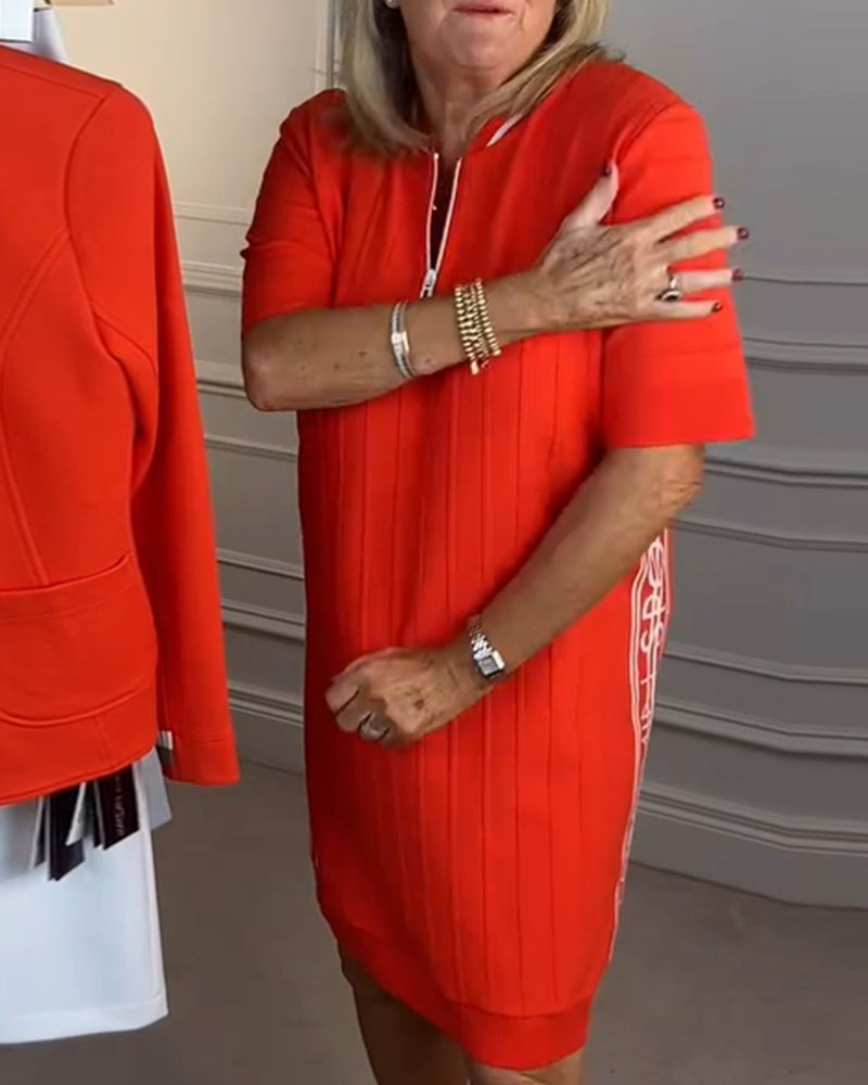 Kleid mit halbem Reißverschluss und Kontrastfarbe