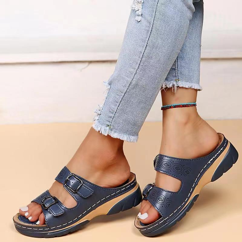 Ösen-Ledersandalen mit Schnalle für Damen
