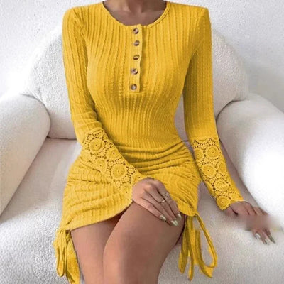 ANTJE - GERIPPTES STRICKKLEID MIT KNÖPFEN