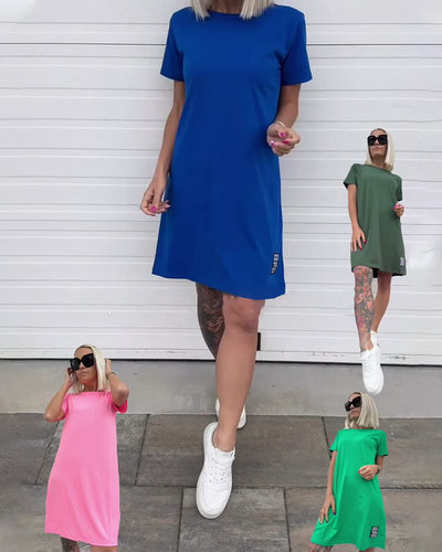 Kleid Einfaches Buchstabenlogo Einfarbig