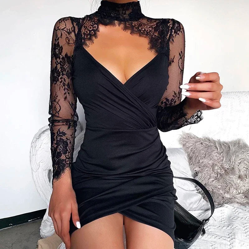 Andrea | Zeitloses Minikleid mit Spitzendetails
