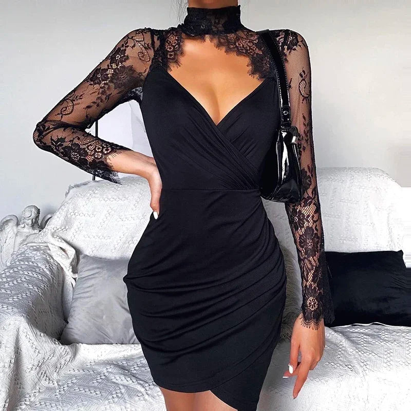 Andrea | Zeitloses Minikleid mit Spitzendetails