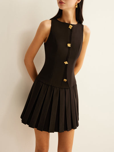 Elegantes Ärmelloses Mini-Kleid mit Falten und Metallknöpfen