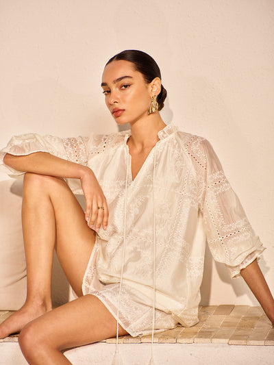 Zweiteiliges Damen-Set mit Stickerei – Oversize Bluse & Shorts