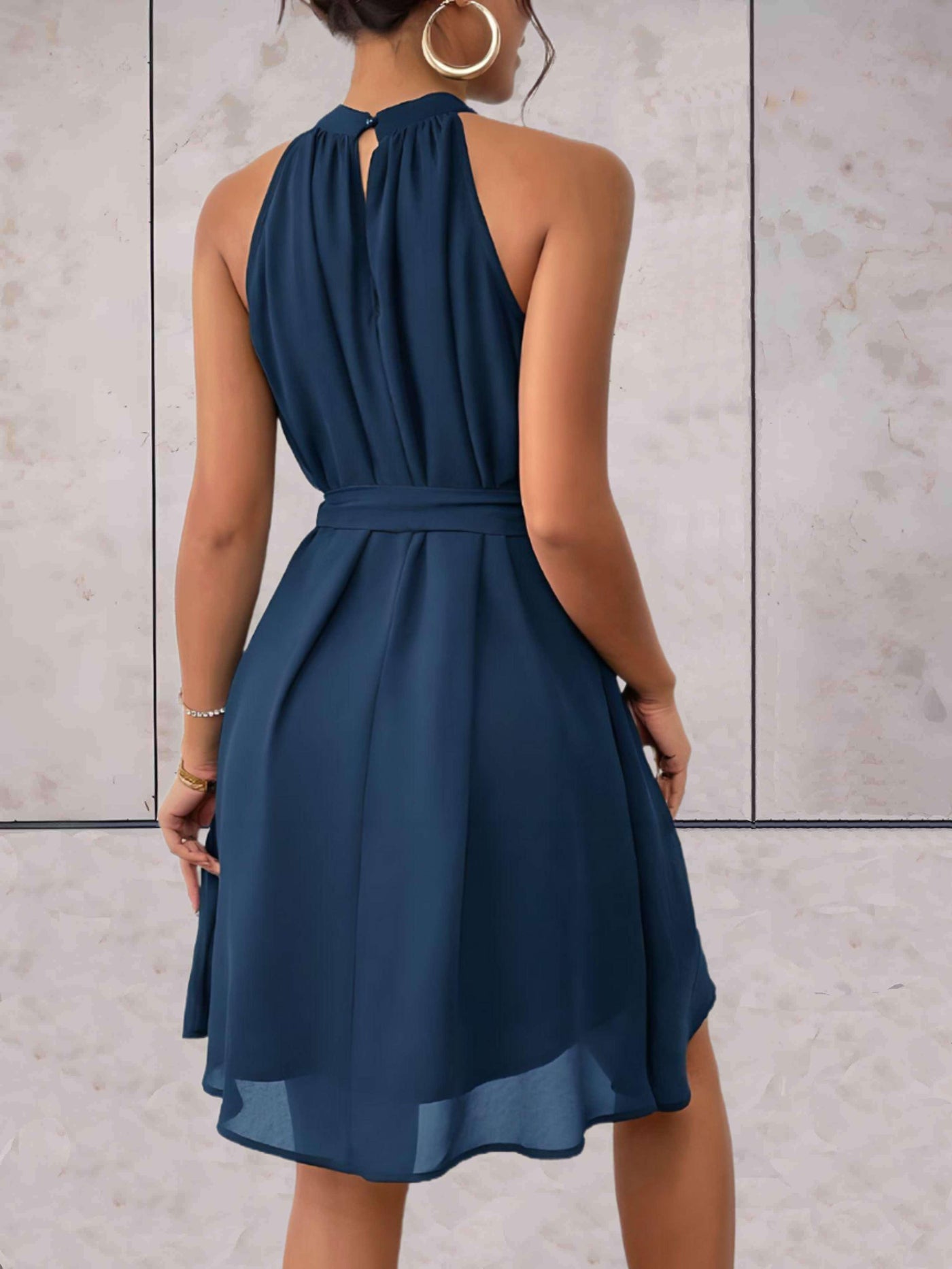 Elegantes Damen-Trägerkleid mit Rückenausschnitt - Sommerlook