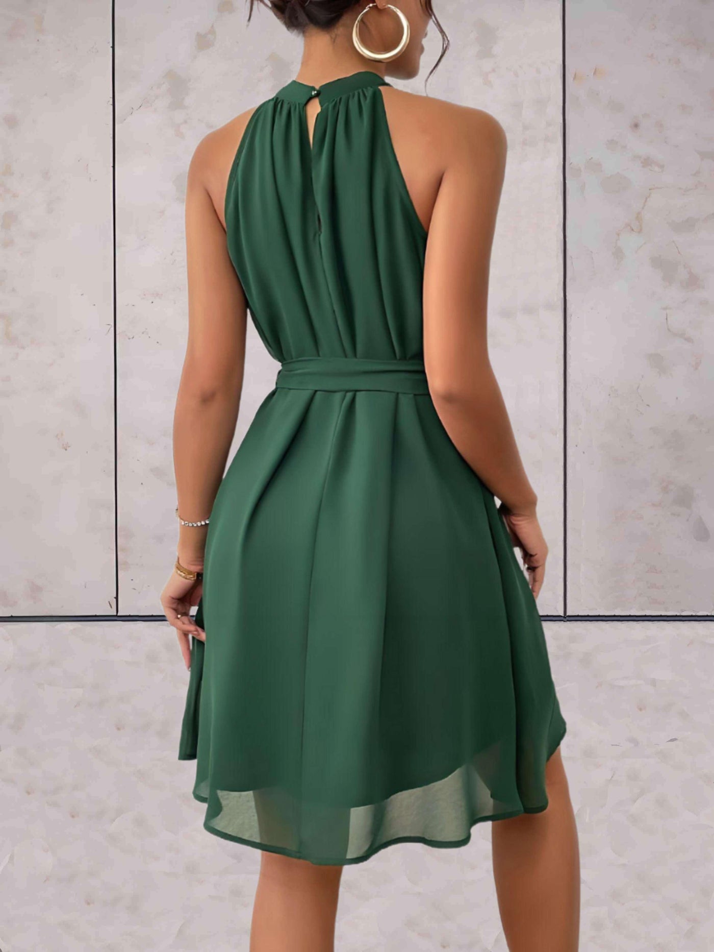 Elegantes Damen-Trägerkleid mit Rückenausschnitt - Sommerlook