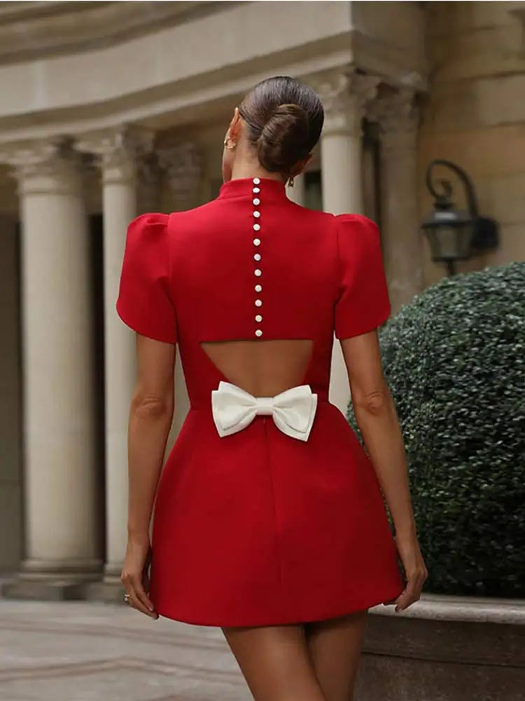 Christin | Kurzes Minikleid mit Schulterpolster