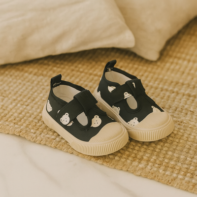 StrideFree Kinder-Minimalschuhe – Leichte Barfußschuhe für natürliches Spielen