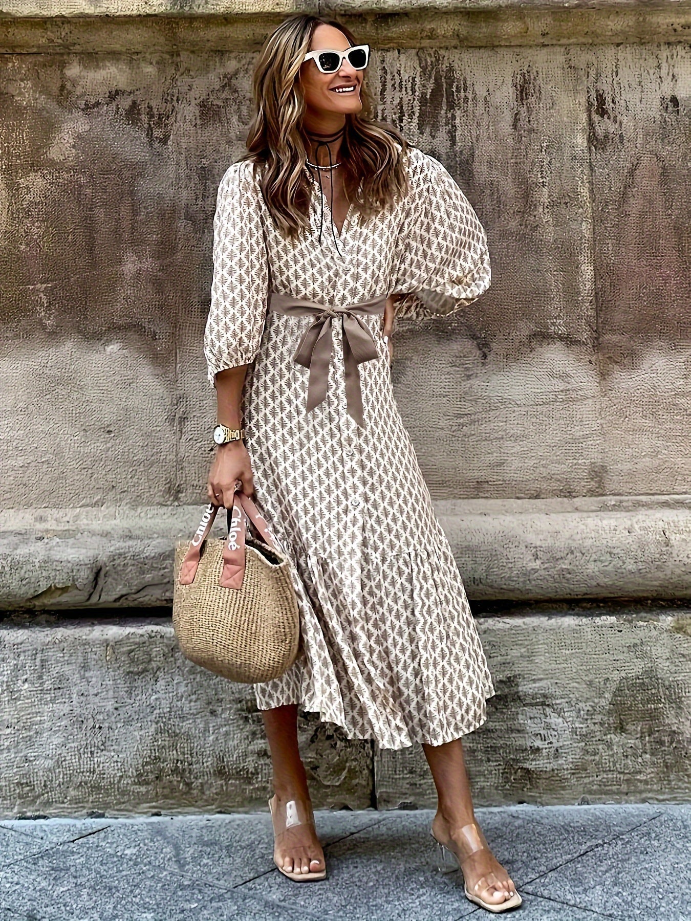 Cerise – Elegantes Midikleid in sanftem Beige