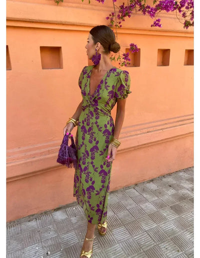 ESMA - FIGURBETONTES MIDIKLEID MIT BLUMENMUSTER