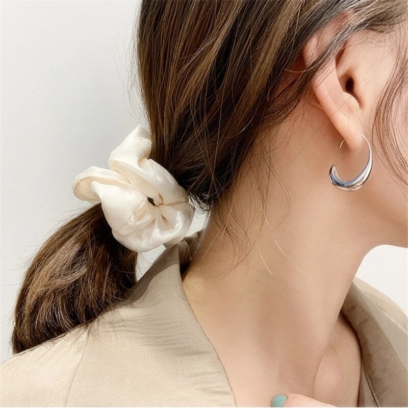 Luxuriöse Goldohrringe