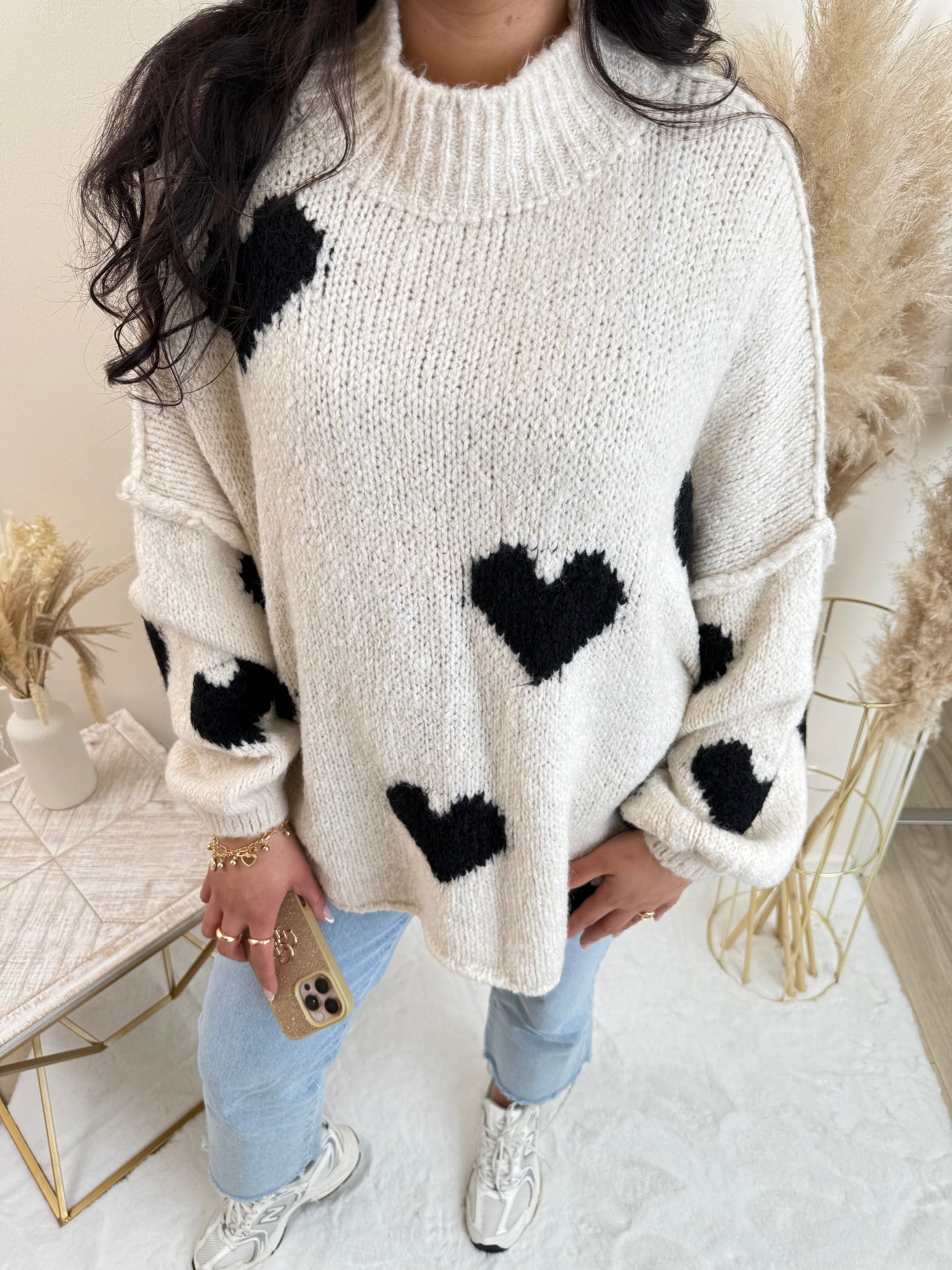 Oversize Pullover mit Herzen