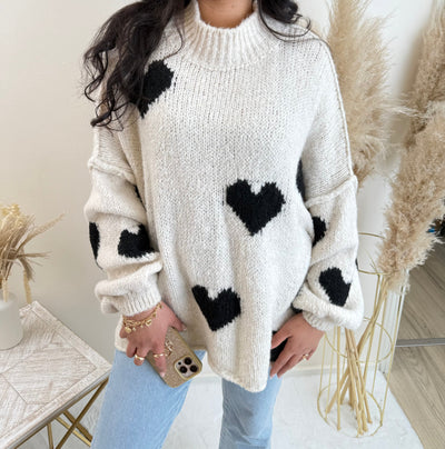 Oversize Pullover mit Herzen