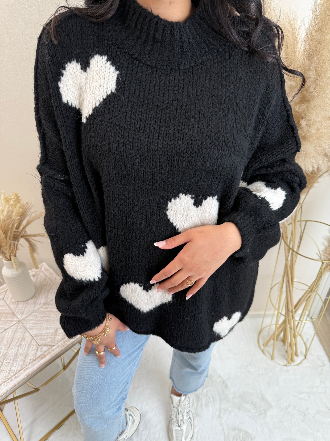 Oversize Pullover mit Herzen