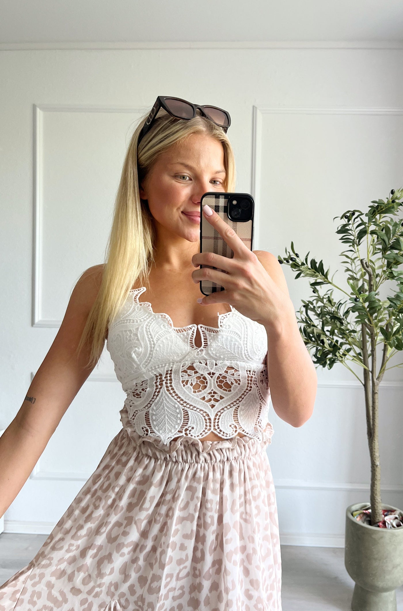 Spitzen Oberteil mit Bindegürtel