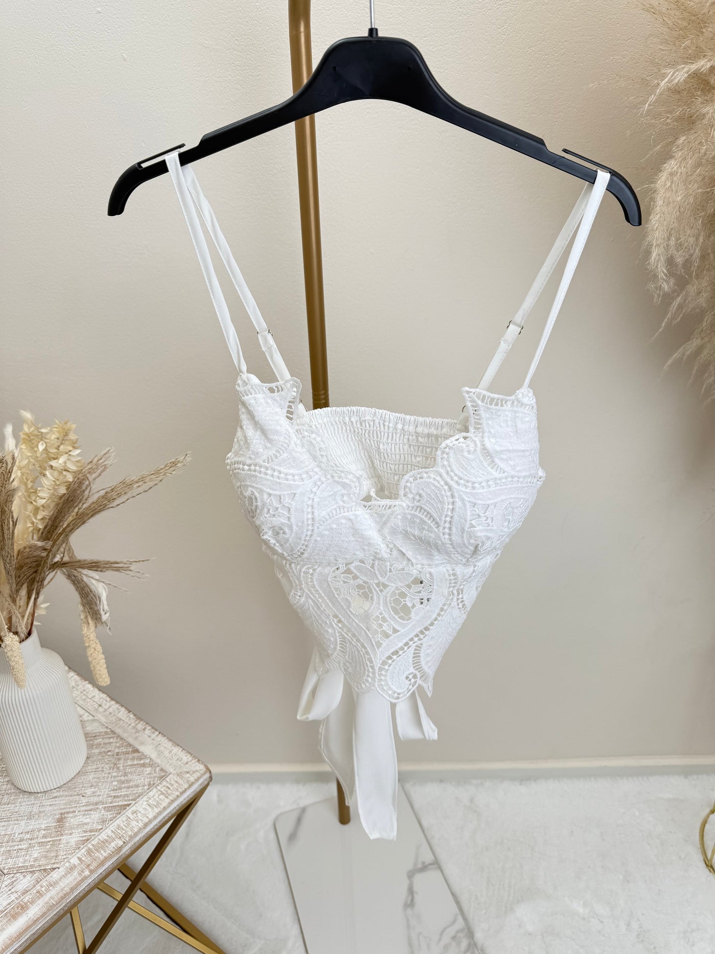 Spitzen Oberteil mit Bindegürtel