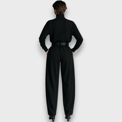 Nivara – Schwarzes Set mit Stehkragen und weitem Schnitt