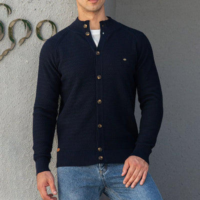 Einfache Winterstrickjacke für Männer
