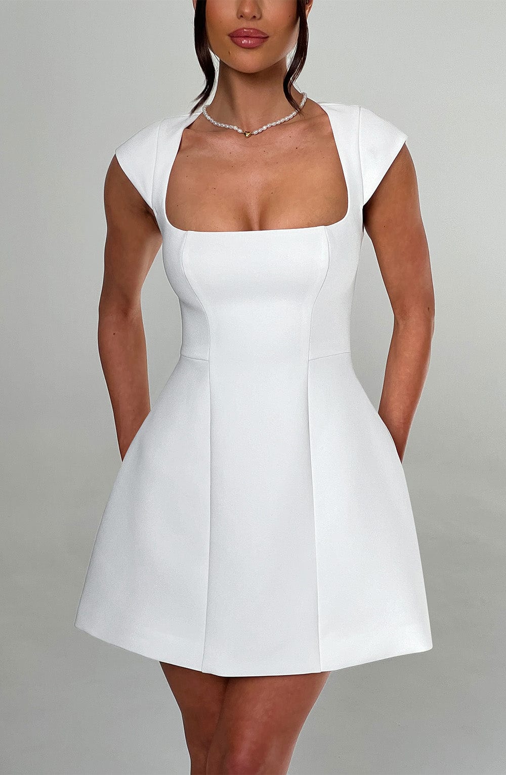 Nicole | Stilvolles elfenbeinfarbenes Minikleid