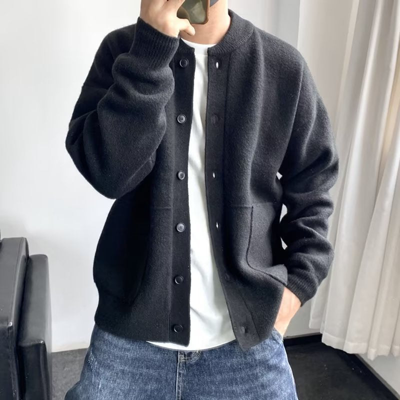Geknöpfte Strickjacke für Männer