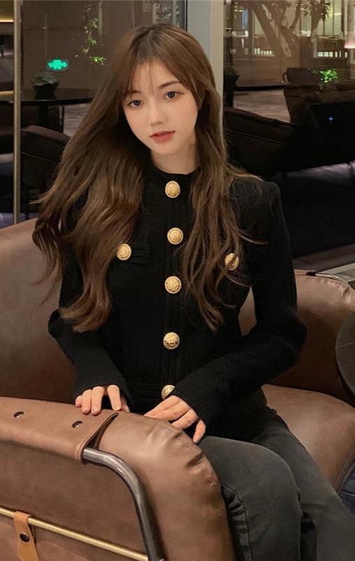 Elegante schöne Strickjacke für Frauen