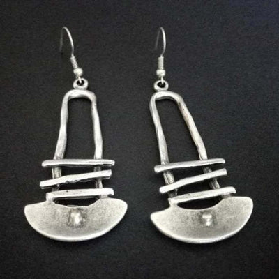 Geometrische Ohrringe mit einer besonderen Form