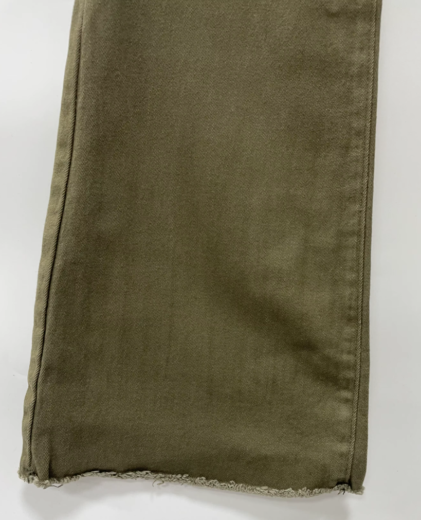 Damen-High-Waist-Jeans mit Schlag und Raw-Hem