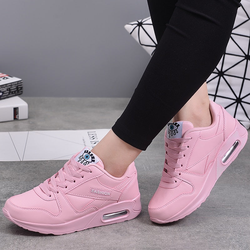 Luftgepolsterte Sneakers für Damen