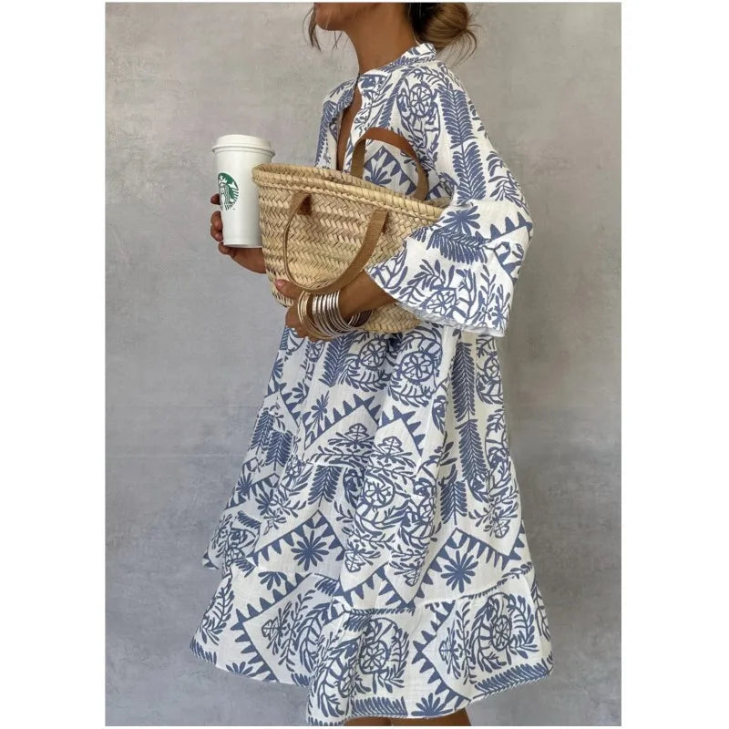 Ellie – Verspieltes A-Linien-Kleid mit V-Ausschnitt und Print