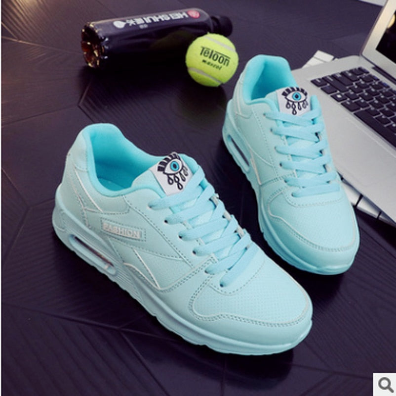 Luftgepolsterte Sneakers für Damen