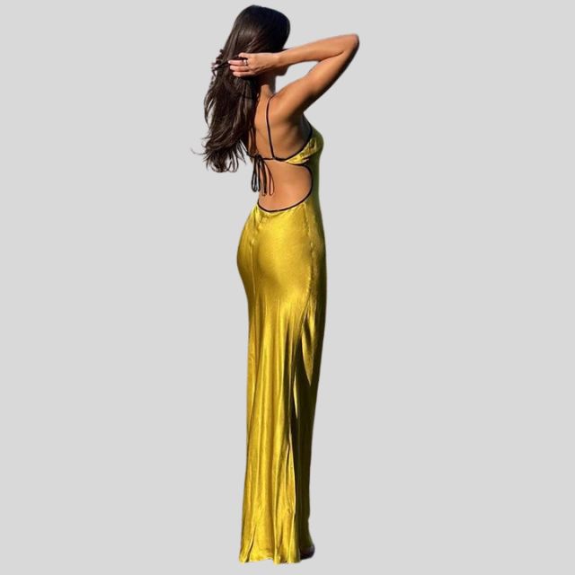 Seidiges Satinkleid mit Kontrastpaspelierung